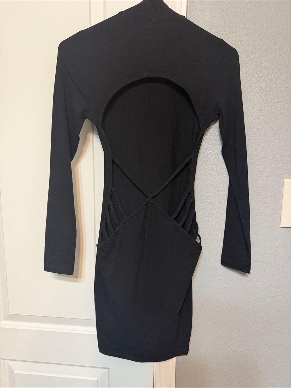 Black Long-Sleeve Cutout Bodycon Dress